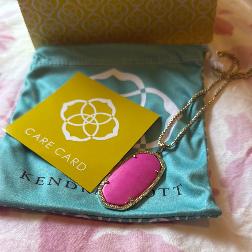 Kendra Scott Fuchsia Pendant Necklace with Gold Chain